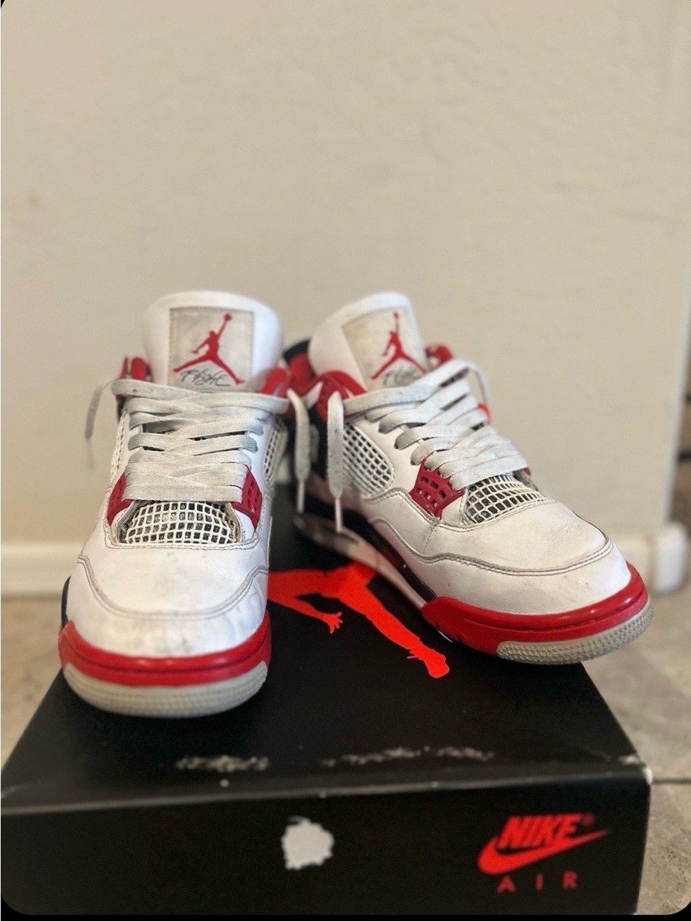 Jordan 4 fire red